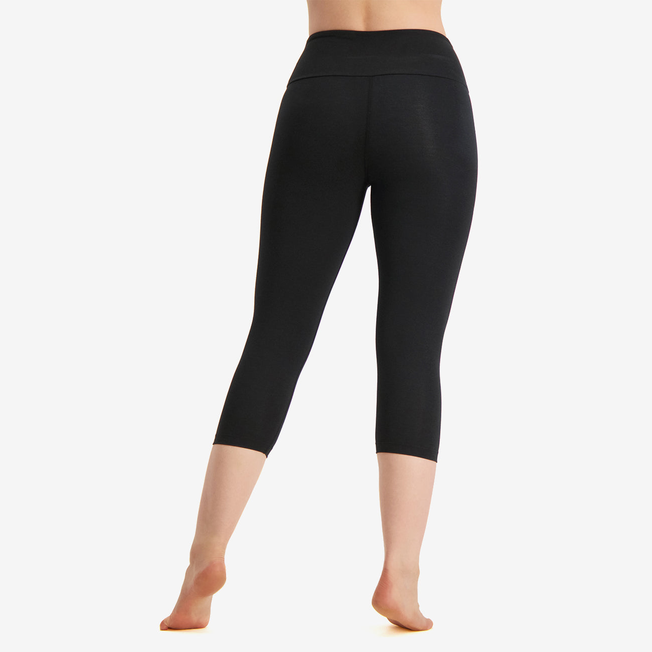 Urban Goddess Capri Legging Satya - Urban Black   